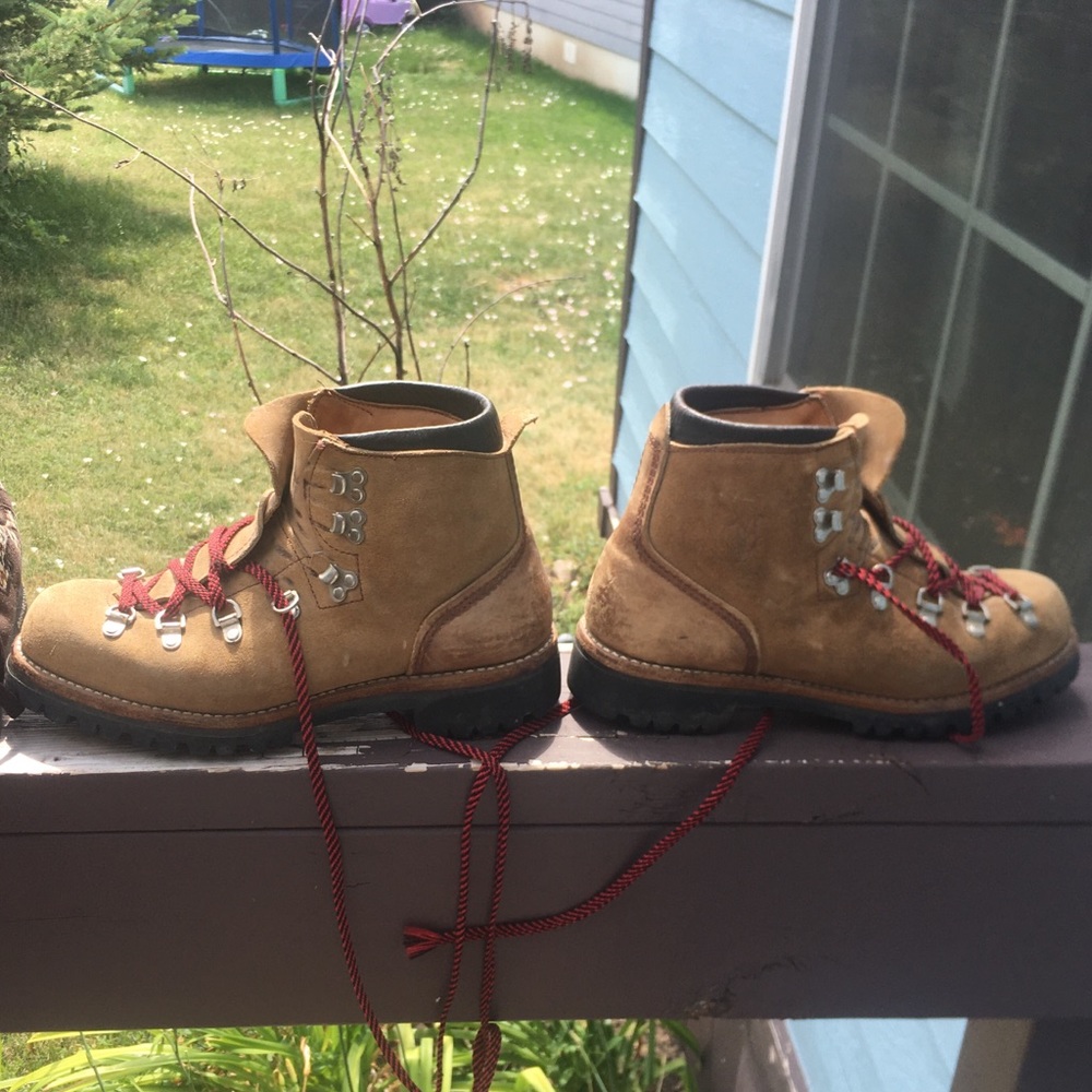 Vasque women’s hiking  boots size 8.5 Vibram sole